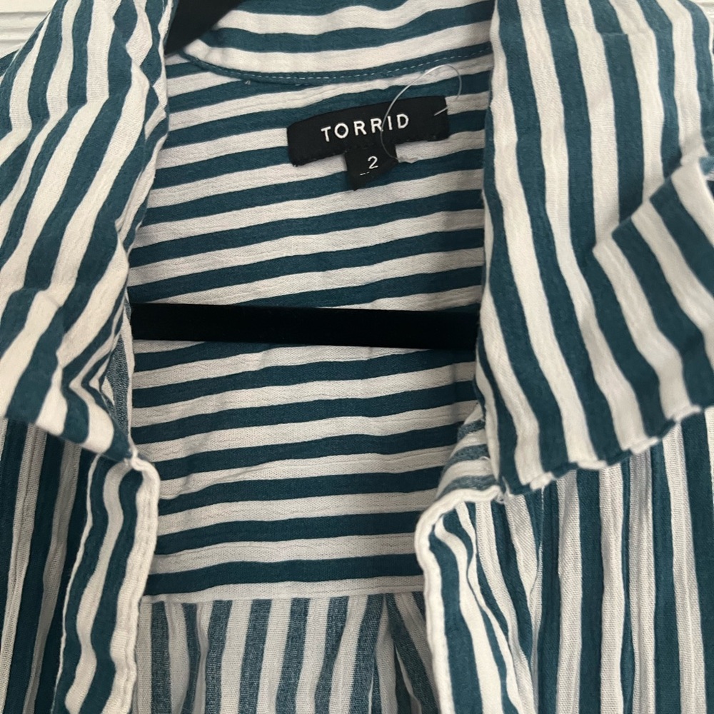 Torrid Cover Up - Picture 4 of 5